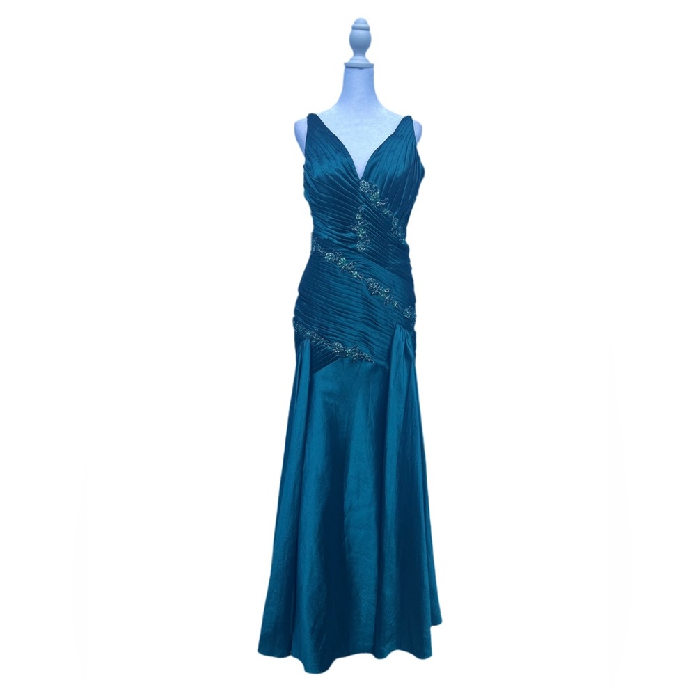 Teal Green Beaded & Sequined Gown – Size 12 | Divas & Queens